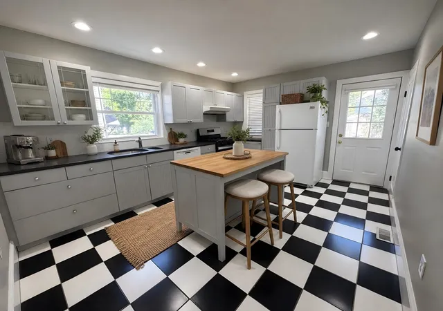 Homes for sale in West Newton, MA | 1581 Washington St #1, West Newton, MA 02465 | MLS# 73537740