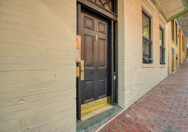 1st image of 32 Grove #1, Boston, MA 02114 | MLS# 73551255
