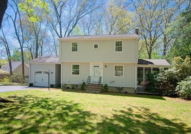 1st image of 4 Applecrest Rd, Andover, MA 01810 | MLS# 73515097