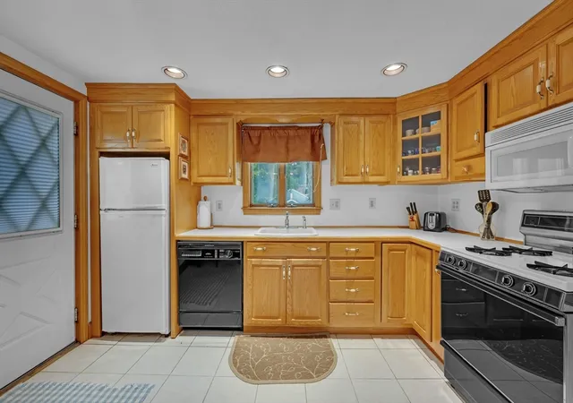 Photo 3 of Sale Pending at 136 Washington St, Norwood, MA 02062 | MLS# 73551056 | Listing updated on 2026-08-11