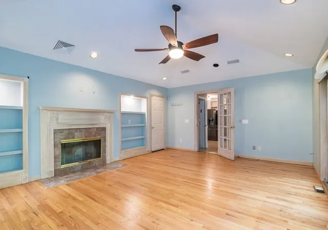 5th image of 97 Overlook Dr, Springfield, MA 01118 | MLS# 73553857