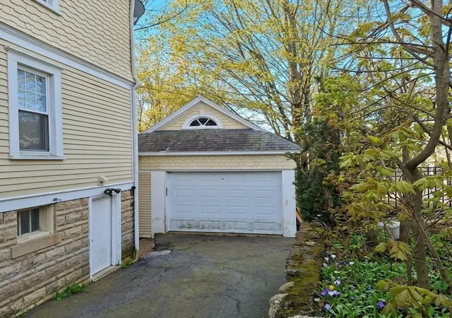 Homes for sale in Gardner, MA | 83 Chestnut Street, Gardner, MA 01440 | MLS# 73512372
