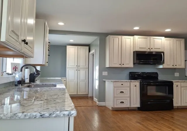 Homes for sale in Gardner, MA | 83 Chestnut Street, Gardner, MA 01440 | MLS# 73512372