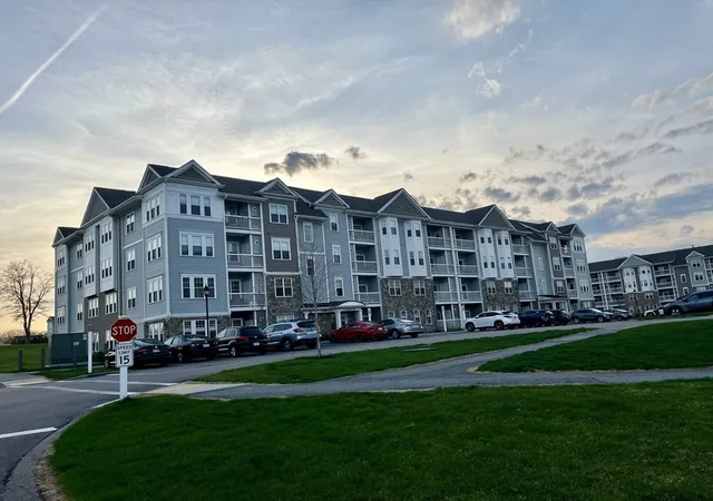 Homes for sale in Westborough, MA | 4204 Peters Farm Way #204, Westborough, MA 01581 | MLS# 73503550