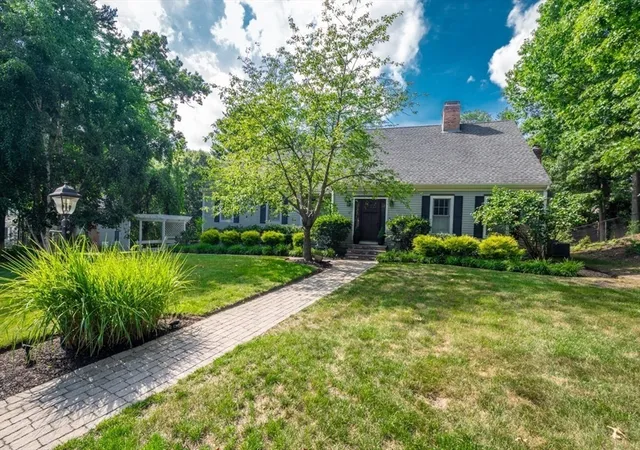 2nd image of 37 Spruce Rd, North Reading, MA 01864 | MLS# 73549876
