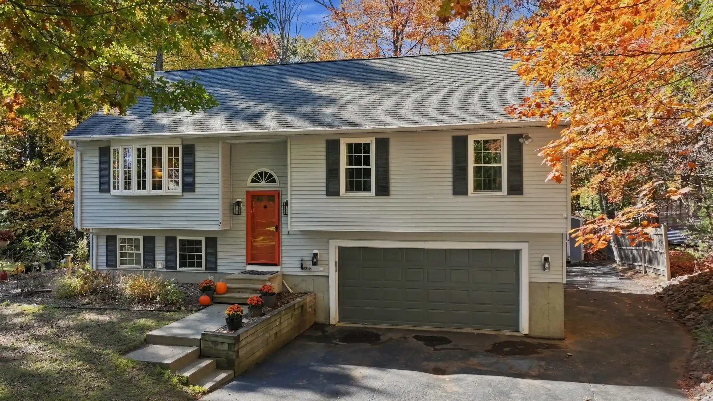 Single family home for sale at 7 Navajo St, Hubbardston, MA 01452 | MLS# 73593286