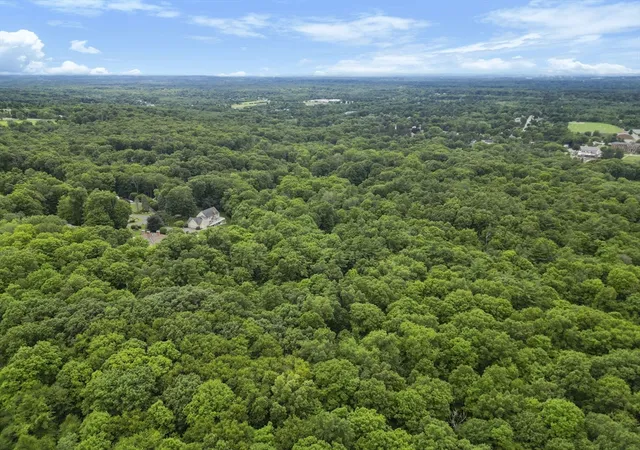 3rd image of 4 Hilltop Park, Wilbraham, MA 01095 | MLS# 73558388