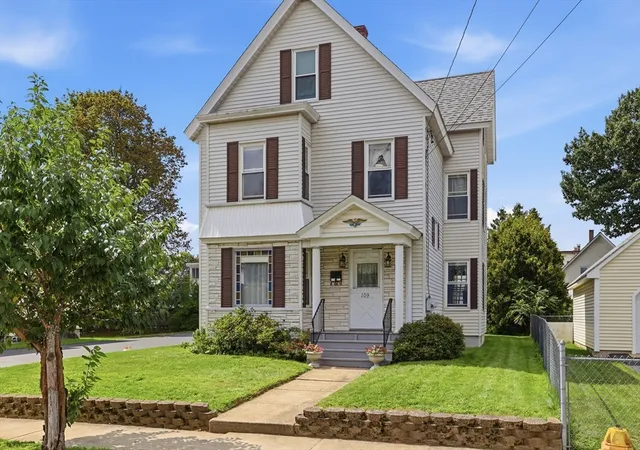 Photo 3 of Sale Pending at 109 4th St, Leominster, MA 01453 | MLS# 73568710 | Listing updated on 2026-09-16
