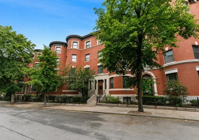 Homes for sale in Boston, MA | 103 Gainsborough #102, Boston, MA 02115 | MLS# 73529588