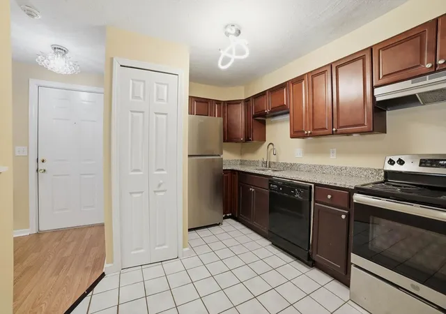 Homes for sale in Worcester, MA | 11 Gibbs St, Worcester, MA 01607