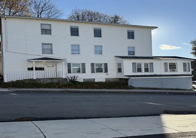 14th image of 145 Eastern Ave, Worcester, MA 01605 | MLS# 73481325