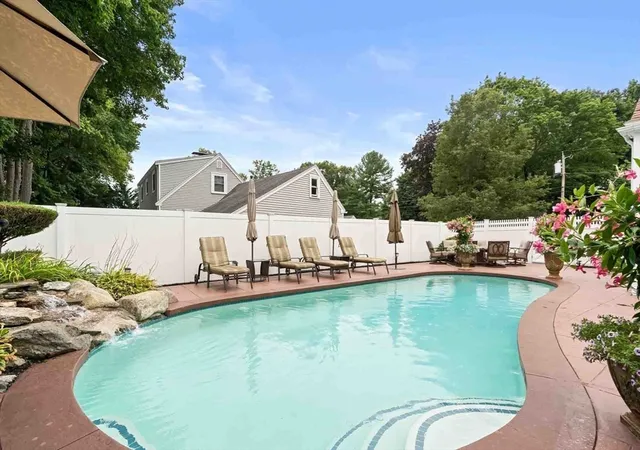 3rd image of 34 Edward Ave, Lynnfield, MA 01940 | MLS# 73567749