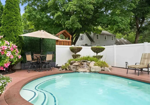 4th image of 34 Edward Ave, Lynnfield, MA 01940 | MLS# 73567749