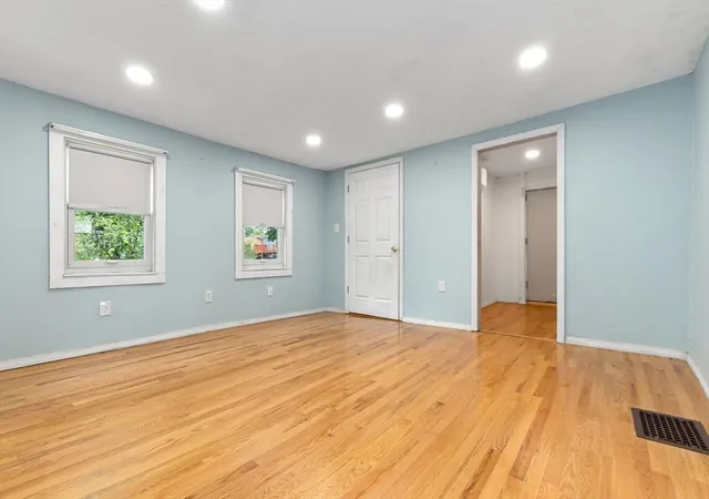 3rd image of 31 Vincent, Saugus, MA 01906 | MLS# 73558750
