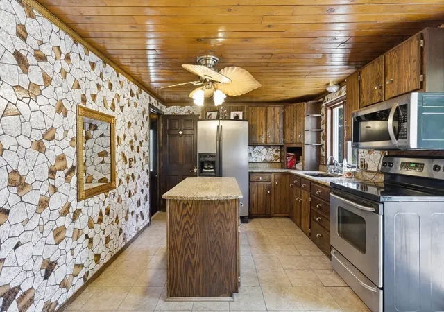 2nd image of 925 West St, Ludlow, MA 01056 | MLS# 73531568