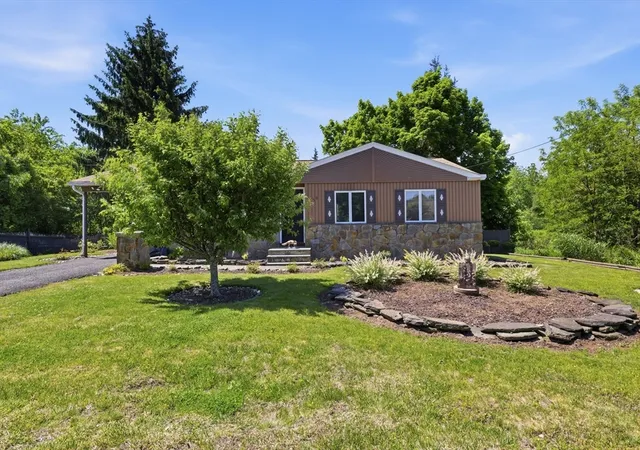 31st image of 925 West St, Ludlow, MA 01056 | MLS# 73531568