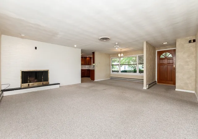 4th image of 4 Craig Rd, Framingham, MA 01701 | MLS# 73568222