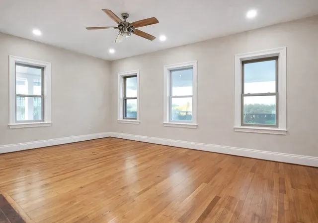 5th image of 69 Beach Ave, Hull, MA 02045 | MLS# 73500900