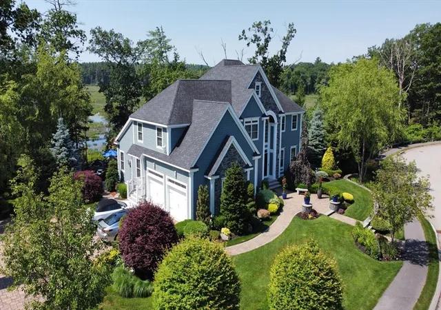 3rd image of 10 Woodbury Ln, Middleton, MA 01949 | MLS# 73502242