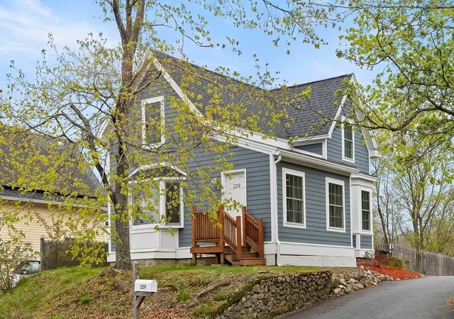 1st image of 229 Highland St, South Hamilton, MA 01982 | MLS# 73540537