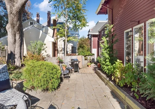 2nd image of 4 Coffin Court, Newburyport, MA 01950 | MLS# 73551348