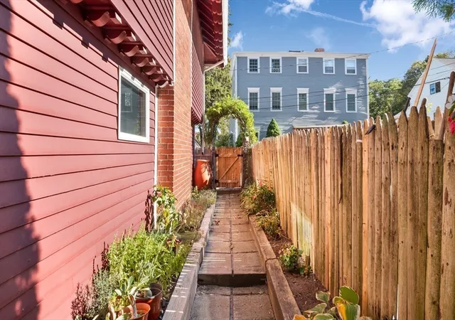 4th image of 4 Coffin Court, Newburyport, MA 01950 | MLS# 73551348
