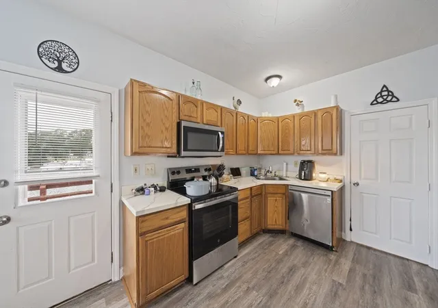 Photo 4 of House for sale at 202 Commercial St, Weymouth, MA 02188 | MLS# 73554461 | Listing updated on 2026-09-14