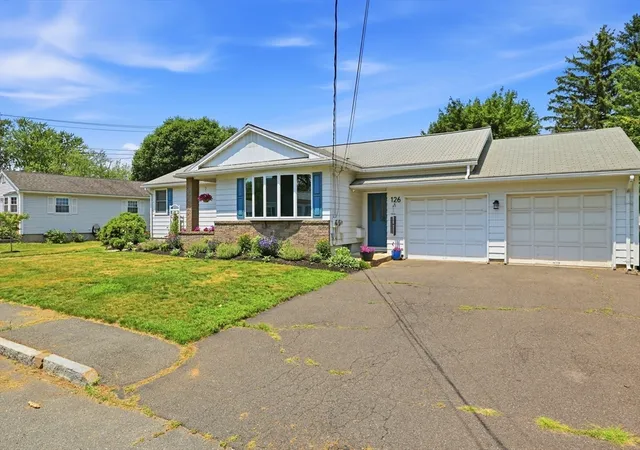 42nd image of 126 Edward St, Chicopee, MA 01020 | MLS# 73549829