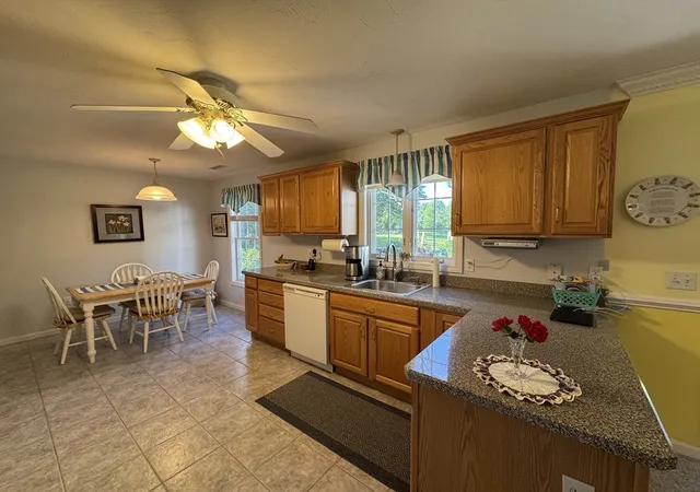 4th image of 3 Dunbar Dr, North Easton, MA 02356 | MLS# 73531504