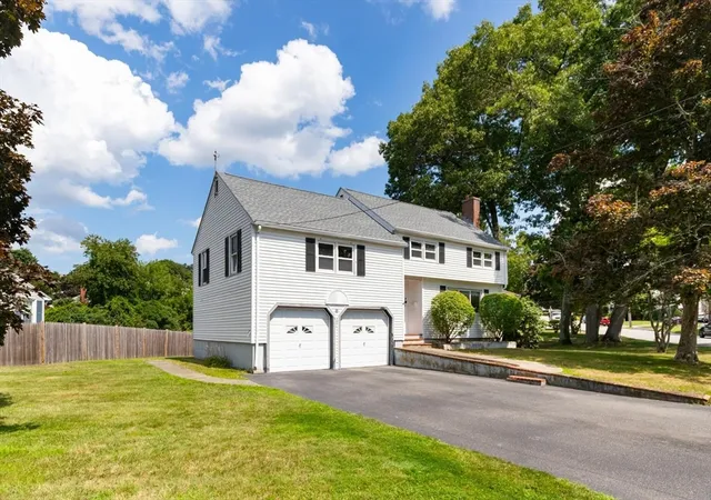 Photo 1 of Single family home for sale at 4 Mayflower, Stoneham, MA 02180 | MLS# 73569491 | Listing updated on 2026-09-11
