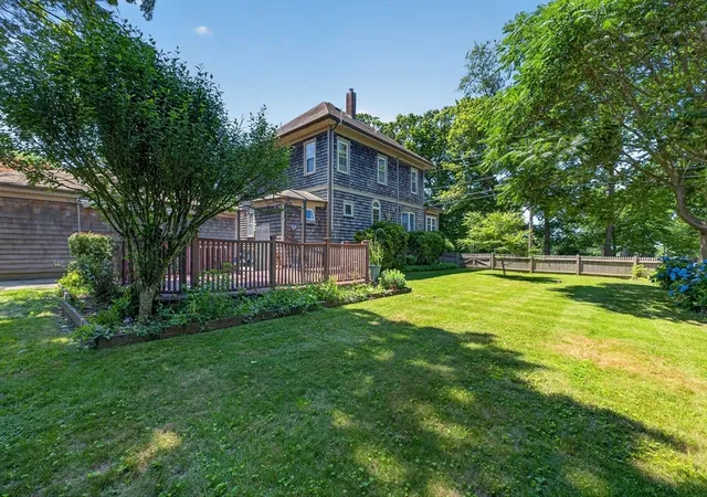 Homes for sale in North Dartmouth, MA | 594 Slocum Rd, North Dartmouth, MA 02747 | MLS# 73548562