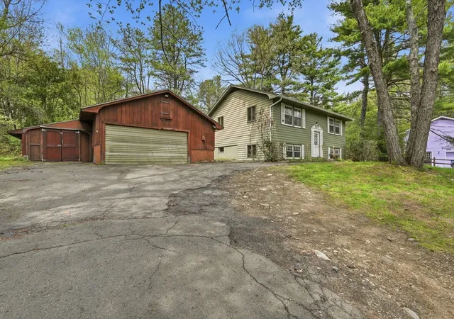 Homes for sale in Amherst, MA | 390 State St, Amherst, MA 01002 | MLS# 73518995