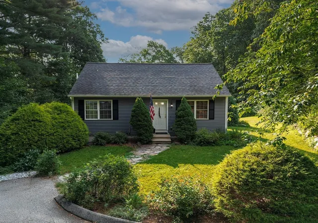 1st image of 17 Atwater Pl, West Brookfield, MA 01585 | MLS# 73562363