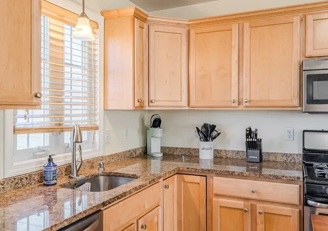 Homes for sale in Cumberland, RI | 27 Streamview Dr #27, Cumberland, RI 02864 | MLS# 73544308