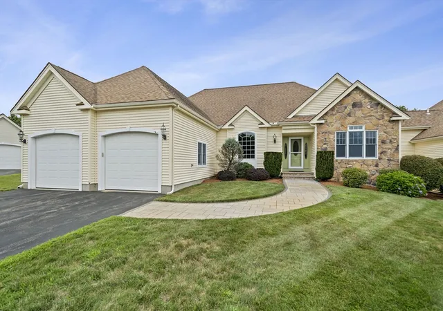 2nd image of 894 Liberty Street #9, Braintree, MA 02184 | MLS# 73559178