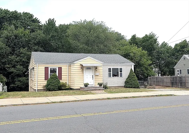 3rd image of 21 Stanwood St, Lynn, MA 01904 | MLS# 73557196