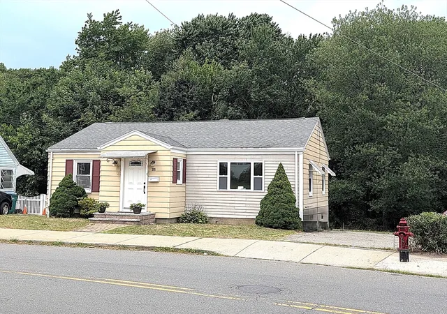 4th image of 21 Stanwood St, Lynn, MA 01904 | MLS# 73557196