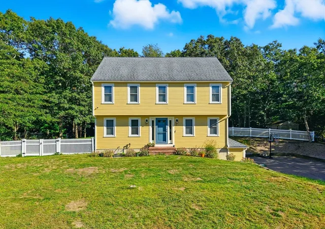 3rd image of 3 Hiawatha, Plymouth, MA 02360 | MLS# 73434095
