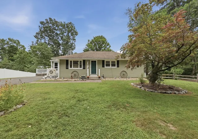Photo 2 of Single family home for sale at 4 Olive Dr, Leominster, MA 01453 | MLS# 73567233 | Listing updated on 2026-09-17