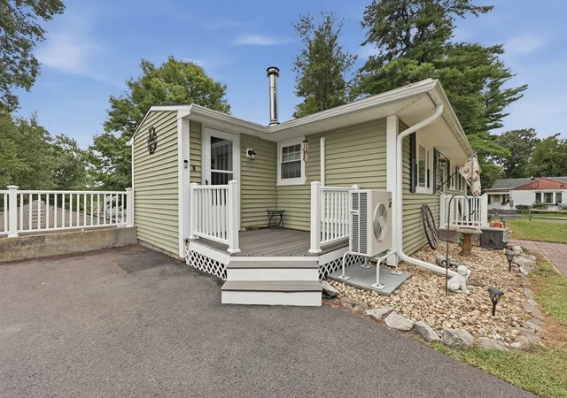 Photo 3 of Single family home for sale at 4 Olive Dr, Leominster, MA 01453 | MLS# 73567233 | Listing updated on 2026-09-17