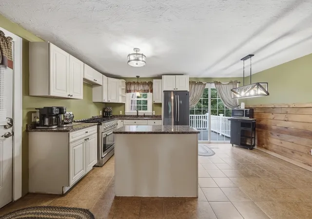 Photo 4 of Sale Pending at 4 Olive Dr, Leominster, MA 01453 | MLS# 73567233 | Listing updated on 2026-09-28