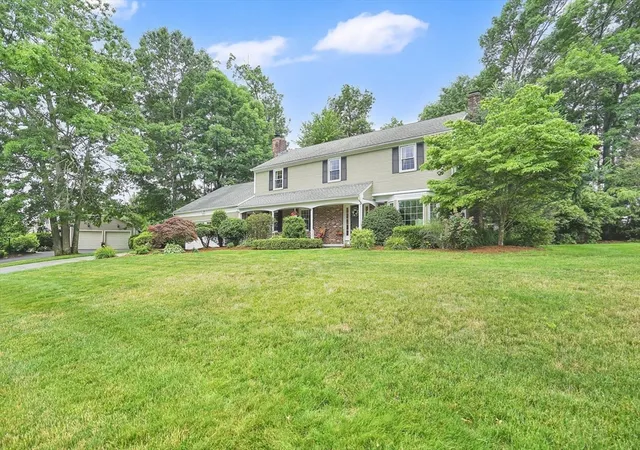 Homes for sale in Wilbraham, MA | 27 Eastwood Dr, Wilbraham, MA 01095 | MLS# 73539668