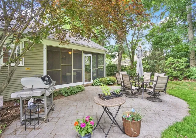 Homes for sale in Wilbraham, MA | 27 Eastwood Dr, Wilbraham, MA 01095 | MLS# 73539668