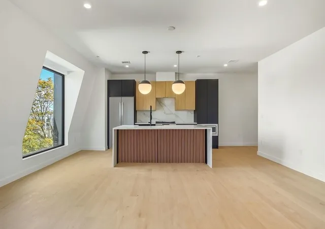 4th image of 22 High Street #6, Dorchester, MA 02122 | MLS# 73553813