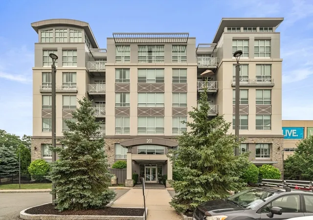 1st image of 201 Elliott St #510, Beverly, MA 01915 | MLS# 73552293