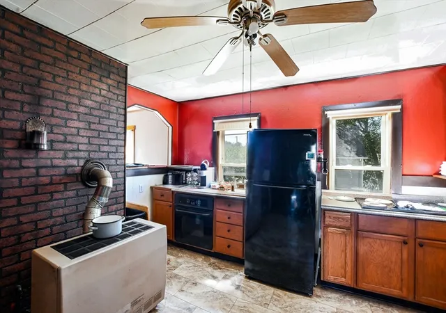 Photo 3 of Sale Pending at 24 Atlas St, Fairhaven, MA 02719 | MLS# 73570084 | Listing updated on 2026-09-16