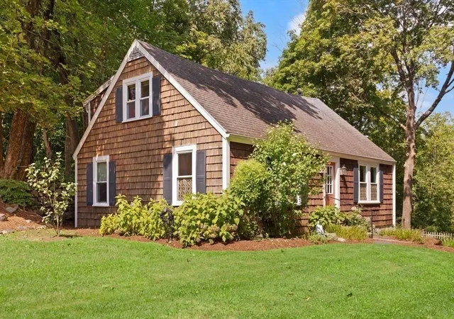 Photo 4 of Single family home for sale at 168 Ames St, Sharon, MA 02067 | MLS# 73569784 | Listing updated on 2026-10-05