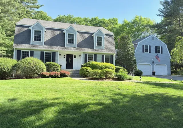 Homes for sale in Walpole, MA | 19 Bubbling Brook Rd, Walpole, MA 02081 | MLS# 73548055