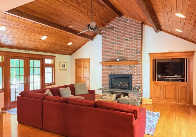 Homes for sale in Walpole, MA | 19 Bubbling Brook Rd, Walpole, MA 02081 | MLS# 73548055