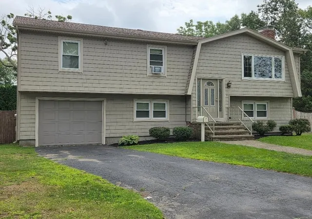 2nd image of 64 Woolley Ave, Somerset, MA 02726 | MLS# 73559855